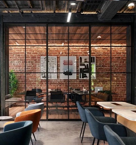Glass-walled meeting room, Tashkent commercial building